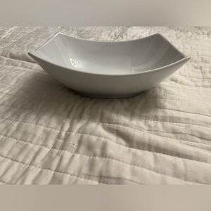 Fitz & Floyd white serving bowl